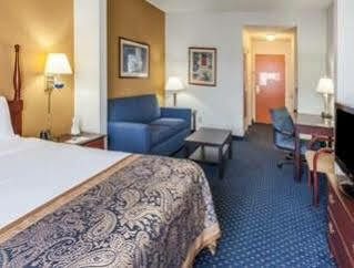 Hotel Wingate By Wyndham Atlanta/six Flags Austell