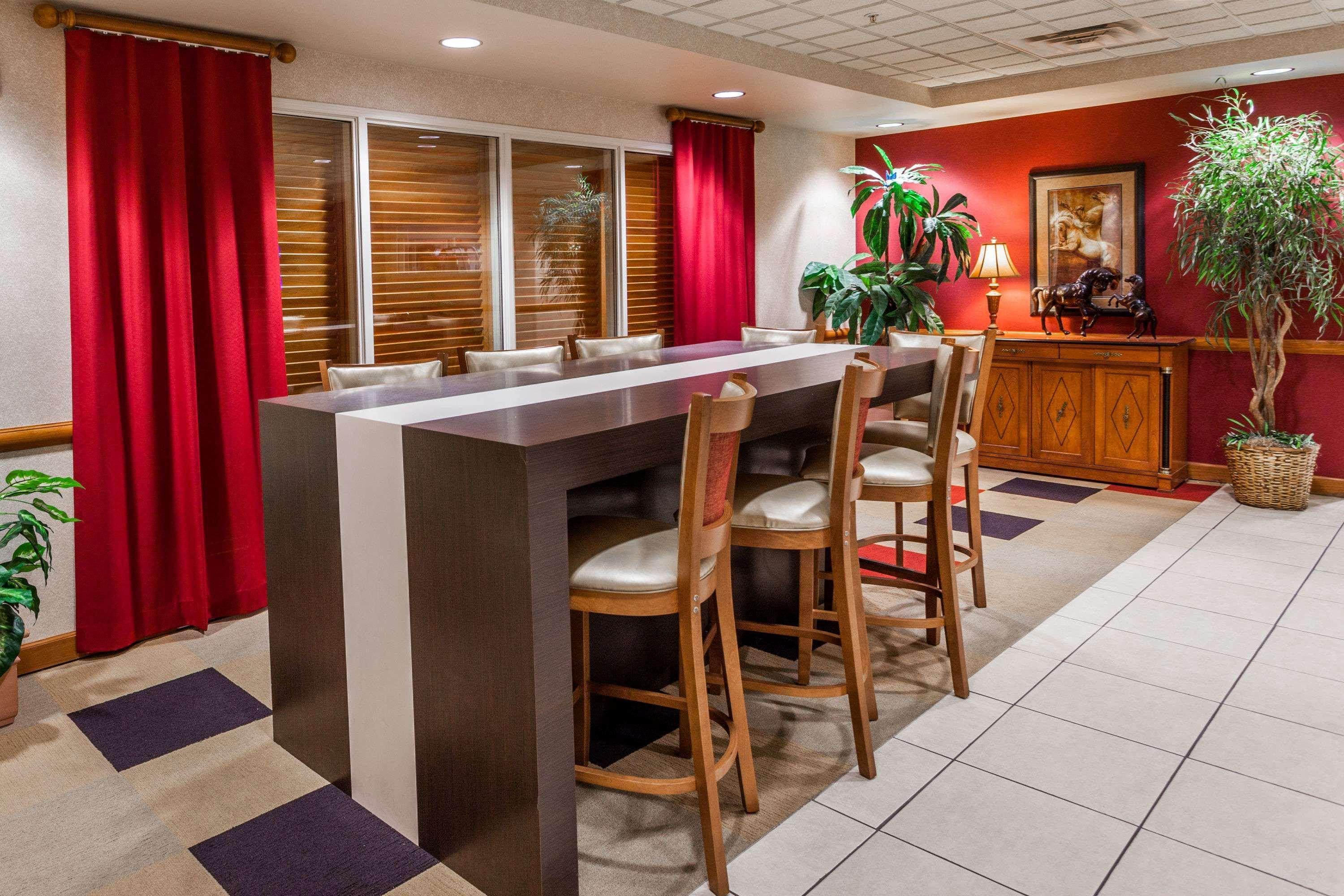Hotel Wingate By Wyndham Atlanta/six Flags Austell