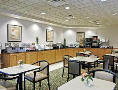 Hotel Wingate By Wyndham Atlanta/six Flags 3*