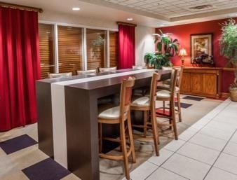Hotel Wingate By Wyndham Atlanta/six Flags